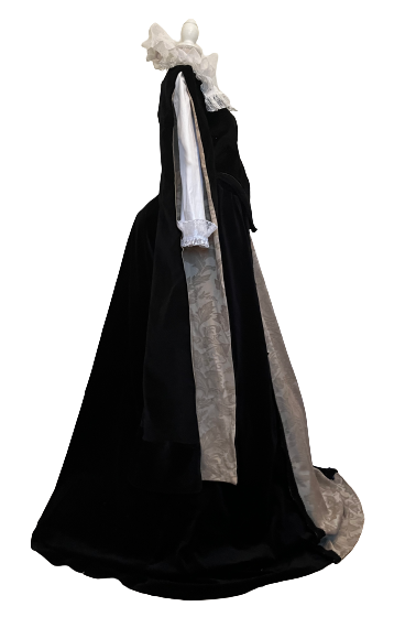 ren_kleid_seite_2-removebg-preview